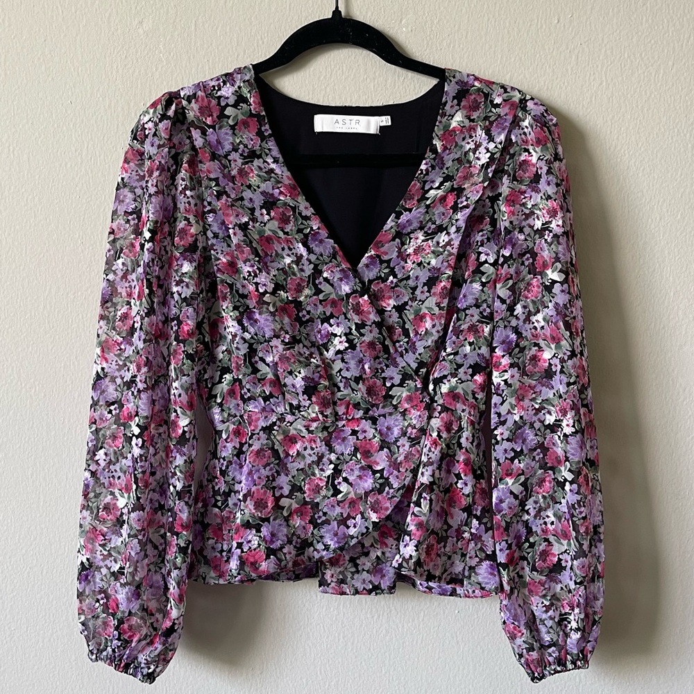 ASTR The Label Womens Floral Wrap Top Blouse Size Small